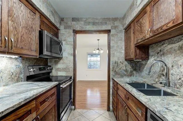 1 bedroom in Houston TX 77063 for Sale