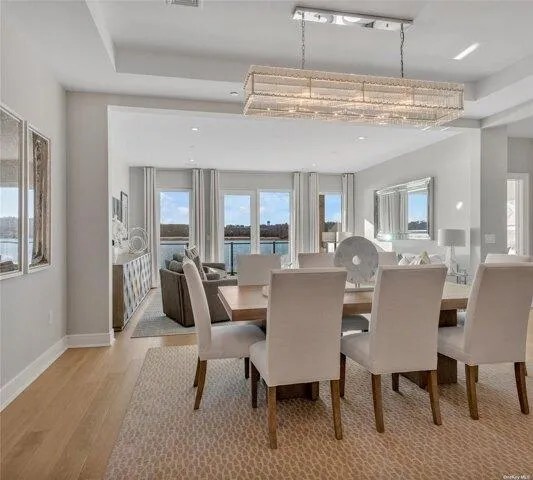 2 bedroom in Glenwood Landing NY 11547 for Sale