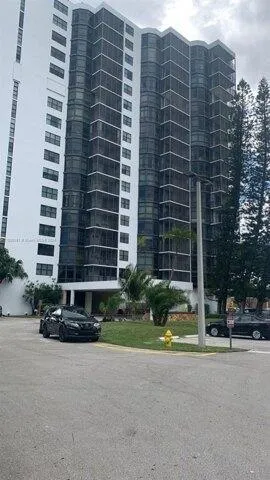 2 bedroom in Aventura FL 33180 for Sale