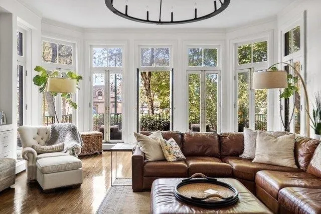 2 bedroom in Boston MA 02108 for Sale