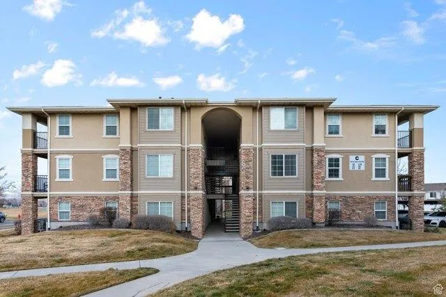2 bedroom in Draper UT 84020 for Sale