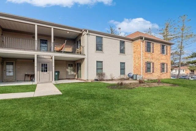 2 bedroom in Hoffman Estates IL 60169 for Sale