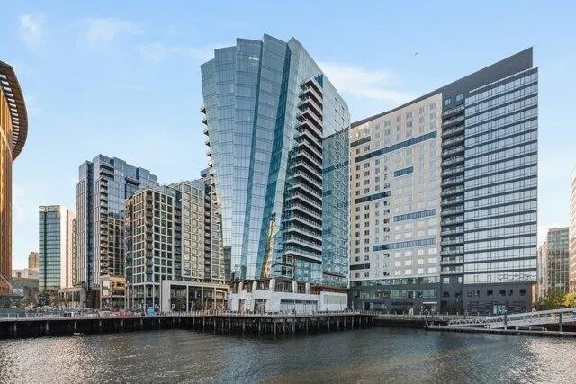 3 bedroom in Boston MA 02210 for Sale
