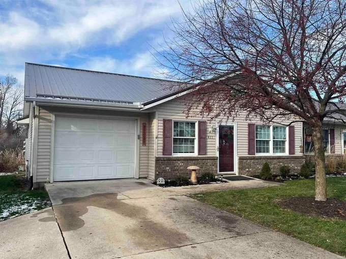 411 South Harkless Drive, Syracuse, IN 46567 for Sale