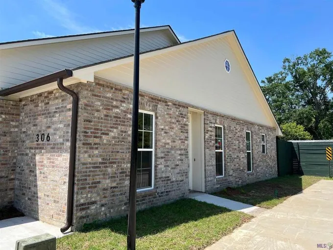 306 Saint Thomas Ln, Baton Rouge, LA 70806  MLS# 2023020397 for Sale