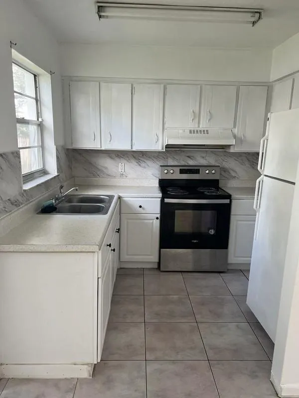 $2,000 - 2 Bedroom 1 Bathroom Apartment In Fort Lauderdale With Great Amenities $2,000 - 2 Bedroom 1 Bathroom Apartment In Fort for Sale