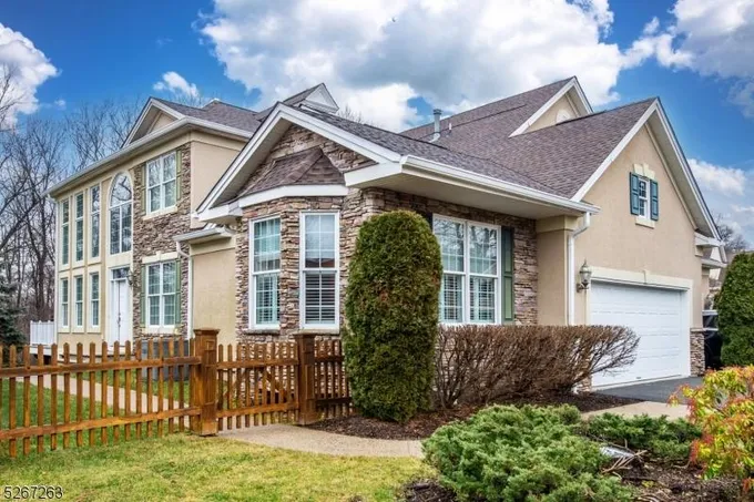 4 Brown Court, Chester, NJ 07930 for Sale