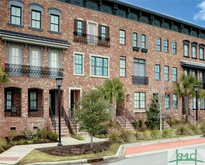 404 ALTAMAHA ST, Savannah, GA 31401 Townhouse For Sale  MLS# 303219