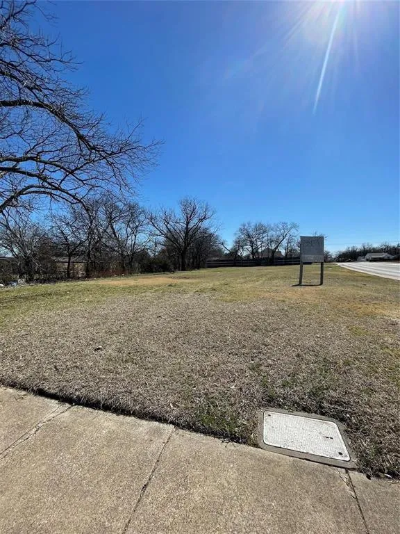 1825 Dalworth St, Grand Prairie, TX 75050 for Sale