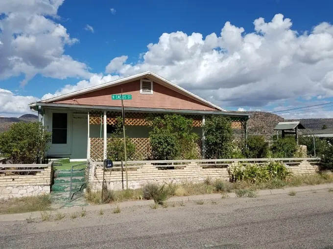 Bayard 3BR 2.5BA, Suitable for duplex! 2 levels 2200 sf for Sale