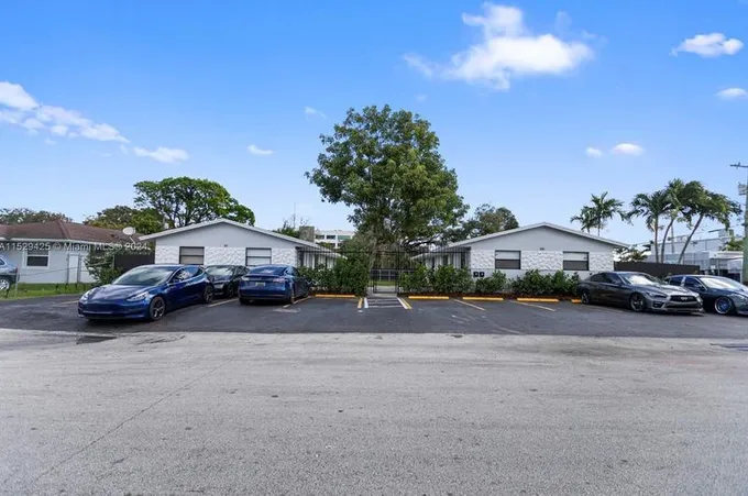 100 NW 28th Ave, Fort Lauderdale, FL 33311 - MLS A11529425 for Sale