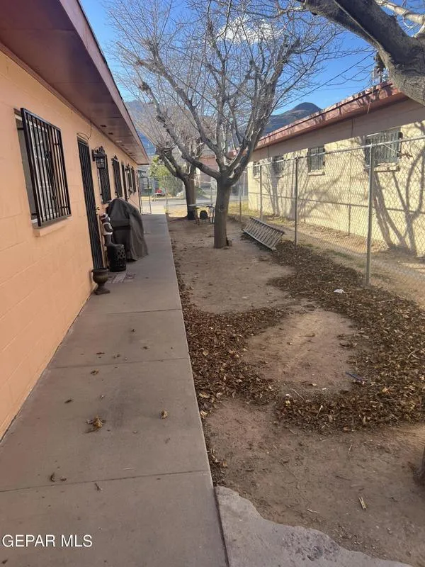 8965 Kenneth Street, El Paso, TX 79904 for Sale