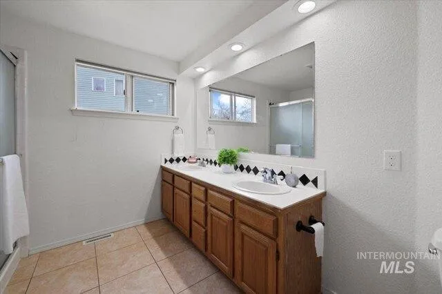 3 Bedroom 2 Bath In Boise ID 83709 for Sale