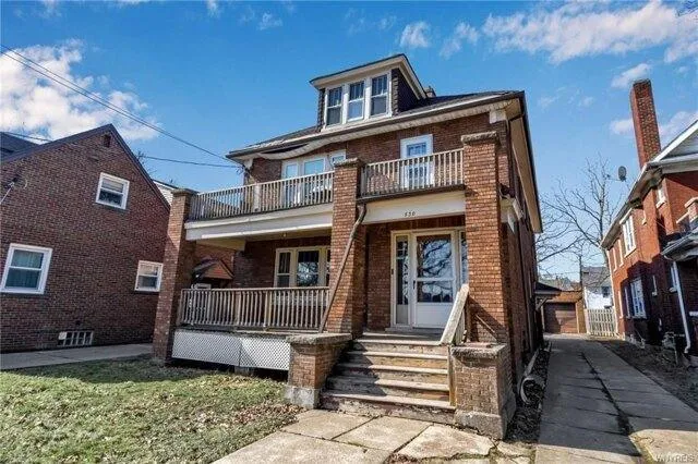 6 Bedroom 2 Bath In Niagara Falls NY 14301 for Sale