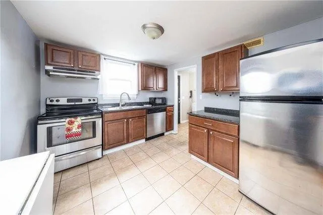 4 Bedroom 2 Bath In Rochester NY 14609 for Sale