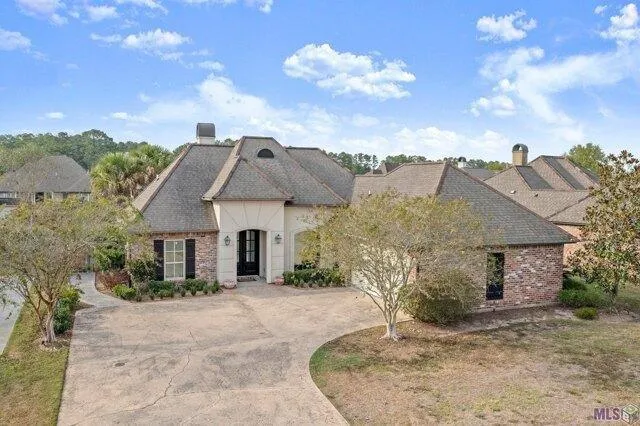 3 Bedroom 2 Bath In Denham Springs LA 70726 for Sale