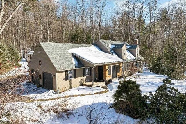 4 Bedroom 3 Bath In Meredith NH 03253 for Sale