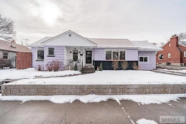5 Bedroom 2 Bath In Idaho Falls ID 83404 for Sale