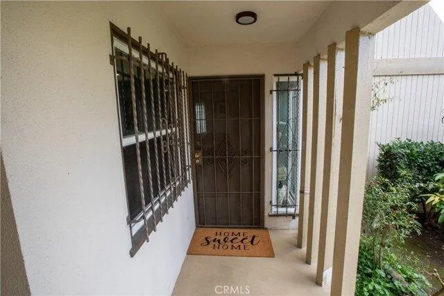 2 Bedroom 1 Bath In Los Angeles CA 90016 for Sale