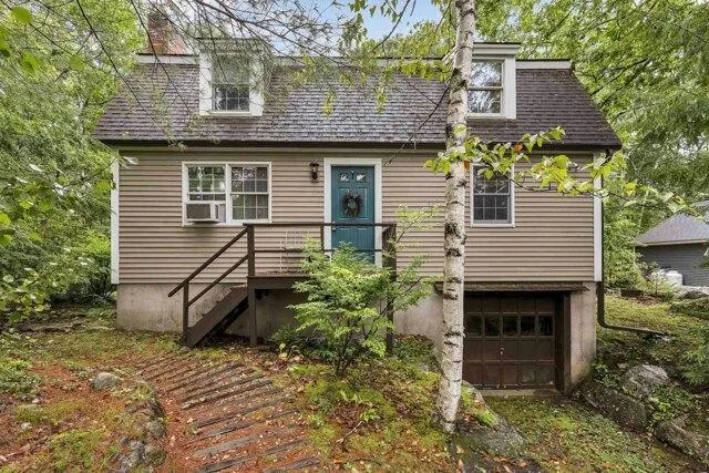 4 Bedroom 1.5 Bath In Moultonborough NH 03254 for Sale