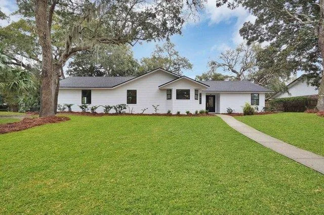 3 Bedroom 2 Bath In Saint Augustine FL 32080 for Sale