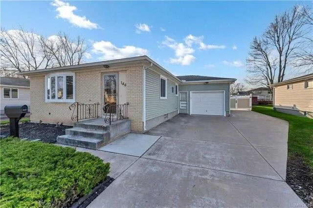 3 Bedroom 1.5 Bath In Depew NY 14043 for Sale