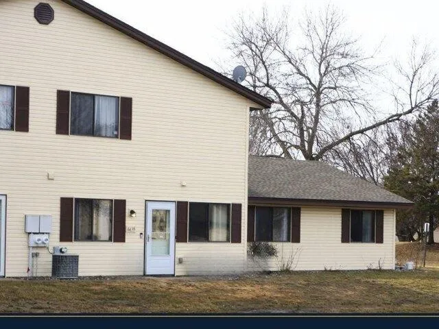 2 Bedroom 1 Bath In Brooklyn Park MN 55445 for Sale