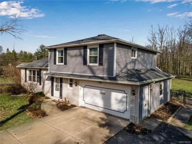 3 Bedroom 1.5 Bath In Hamburg NY 14075 for Sale