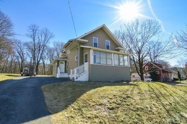 3 Bedroom 2 Bath In Auburn MA 01501 for Sale