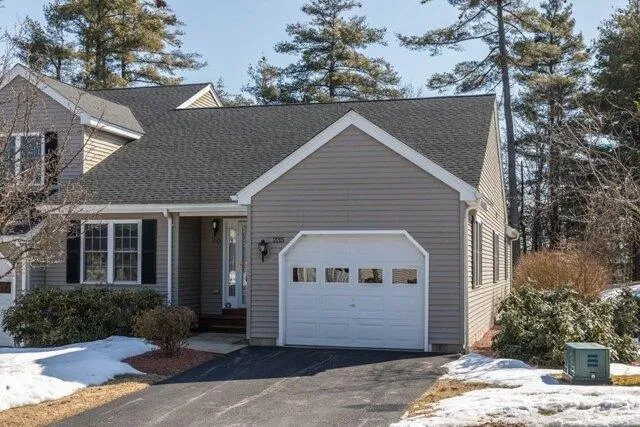 2 Bedroom 2 Bath In Fitchburg MA 01420 for Sale