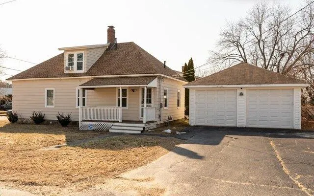 3 Bedroom 1 Bath In Manchester NH 03103 for Sale