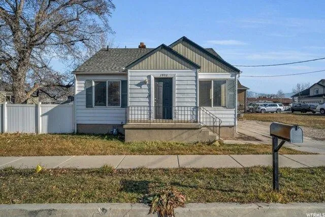 3 Bedroom 2 Bath In West Valley City UT 84120 for Sale