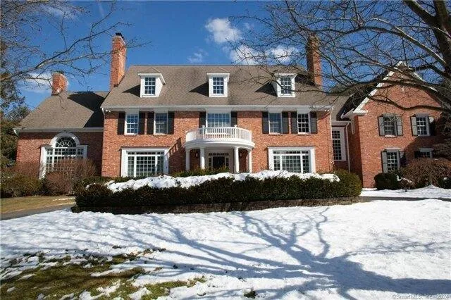 6 Bedroom 5.5 Bath In Simsbury CT 06001 for Sale
