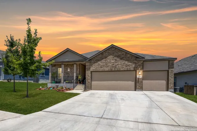 2990 Daisy Meadow, New Braunfels, TX 78130 for Sale