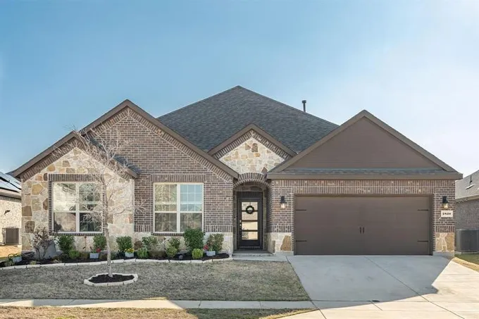 2820 Permian Rd, Aubrey, TX 76227 for Sale
