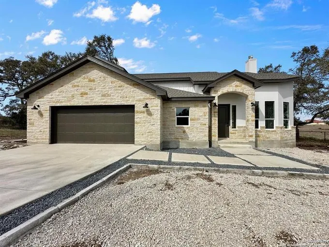 142 N Lon Price, Blanco, TX 78606 for Sale