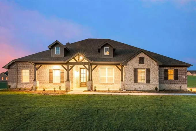 3612 Lariat Trl, Van Alstyne, TX 75495 for Sale