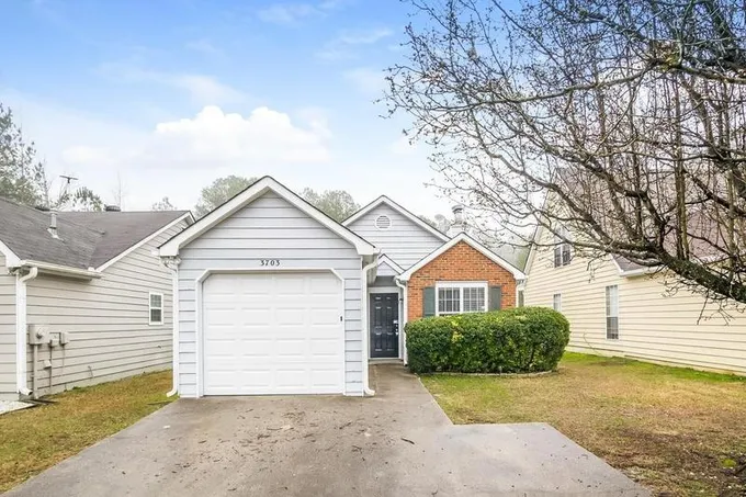 Single Family Residence, Traditional, House - Powder Springs, GA  3703 Acorn Dr for Sale