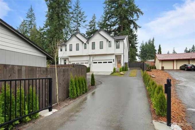 11618 35TH AVE SE # A, Everett, WA 98208 Single Family Residence For Sale  MLS# 2204929