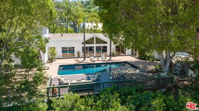 Encino, Los Angeles County, CA House for sale Property ID: 418683497