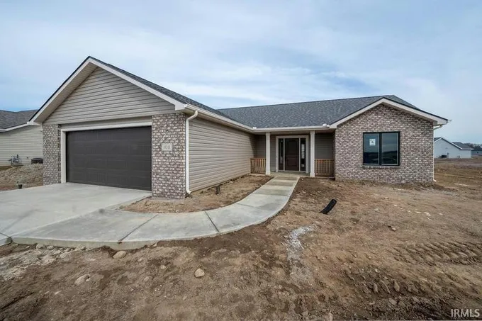 1011 BRYCE CIR, Ligonier, IN 46767 Single Family Residence For Sale  MLS# 202407343