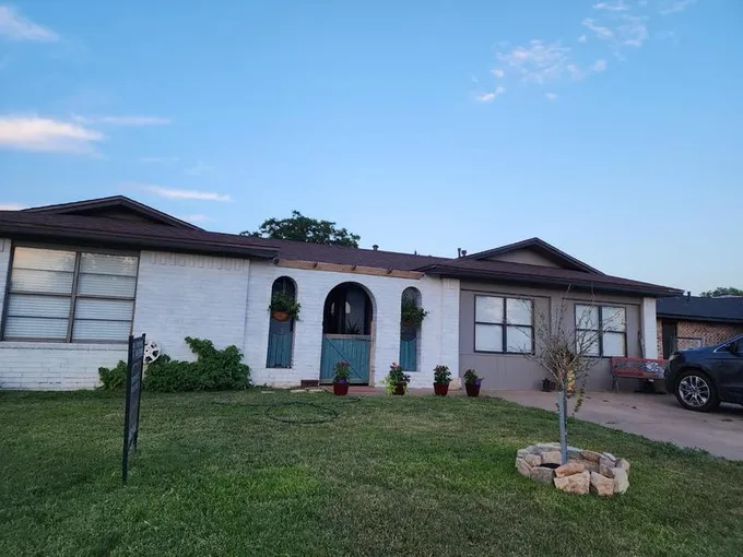 5723 1st Place, Lubbock, TX 79416 for Sale