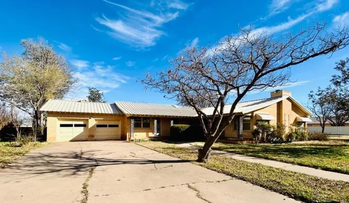 541 South Ayrshire Avenue, Crosbyton, TX 79322 for Sale