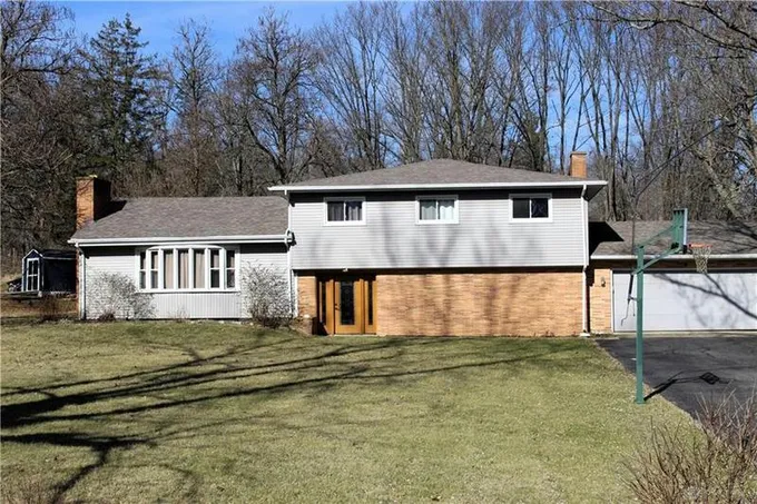 651 WHITE OAK DR, Springfield, OH 45504 Single Family Residence For Sale  MLS# 905468