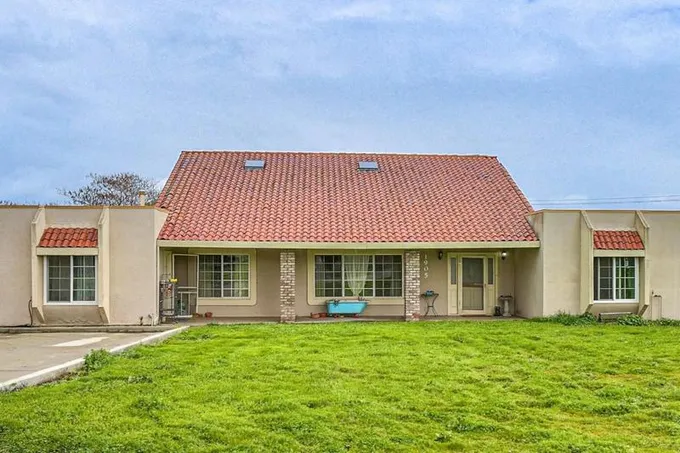 Hollister, San Benito County, CA House for sale Property ID: 419045607