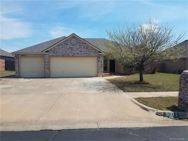 House - Owasso, OK  9913 N 119th E Ave for Sale