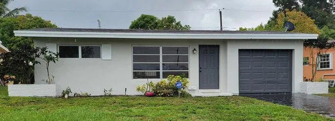 $2,200 - 2 Bedroom 1 Bathroom House In Sunrise With Great Amenities  6640 Nw 30th St for Sale