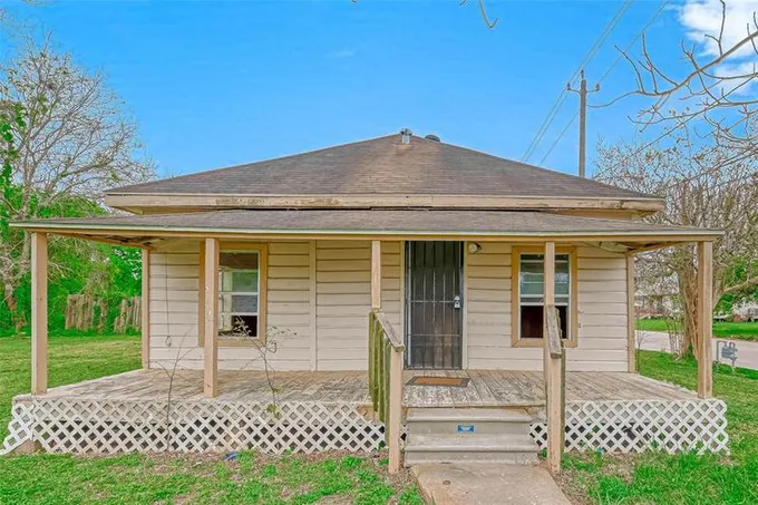 702 Mattie St, Wharton, TX 77488 for Sale