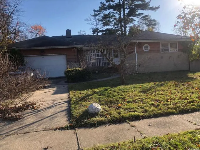 22 Willow Avenue, Freeport, NY 11520 for Sale