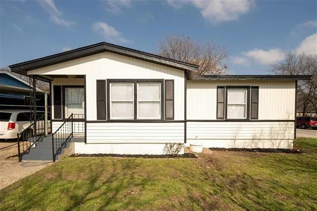 1500 W FULLER AVE, Fort Worth, TX 76115 Single Family Residence For Sale  MLS# 20530303